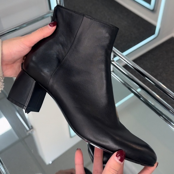 AGL booties - Picture 1 of 2